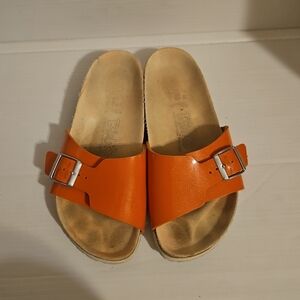 BIRKI’S Birkenstock Womens Size EU 37 US 6-Sandals Orange BUCKLE